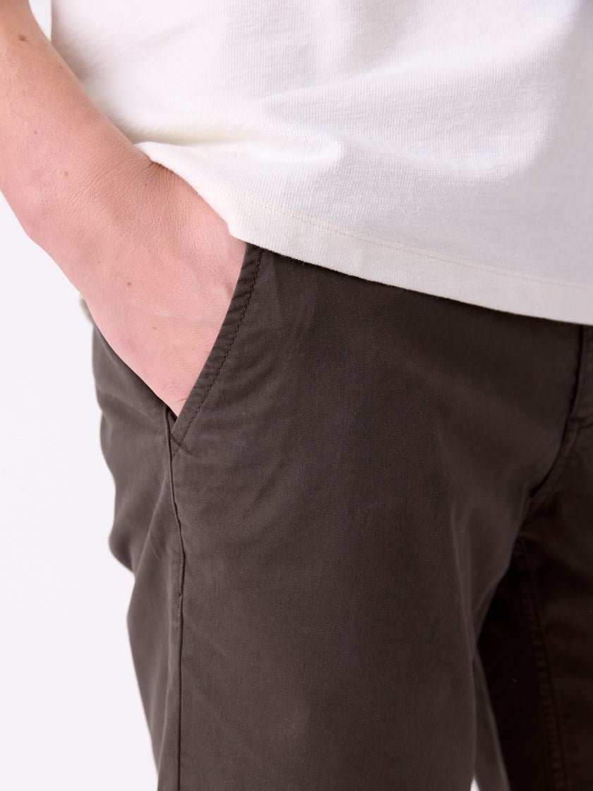 7514819 I7T 7514819_I7T-MRCAPUCHIN-H26-Modell-Front_chn=decades_6401_Regular twill chinoshorts I7T.jpg_Front||Front