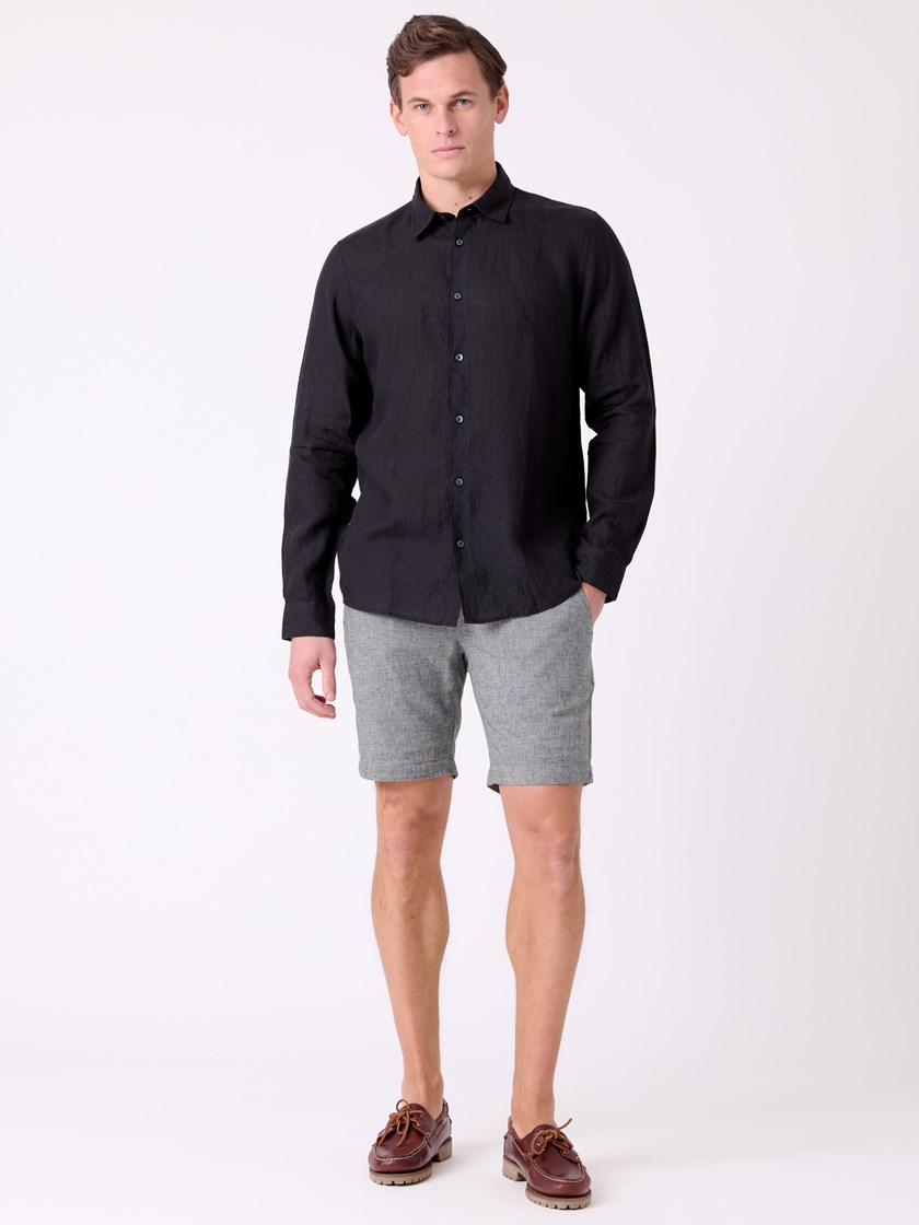 7514820 ID9 7514820_ID9-MRCAPUCHIN-H26-Modell-Front_chn=decades_1954_Regular colino chinoshorts ID9.jpg_Front||Front
