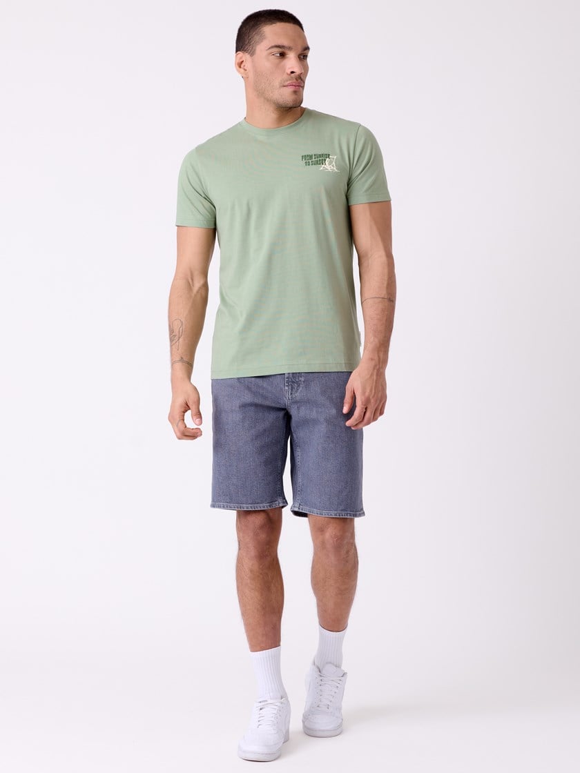 7514842 GIX 7514842_GIX-HENRYCHOICE-H26-Modell-Front_chn=decades_1027_Graphic t-shirt GIX.jpg_Front||Front