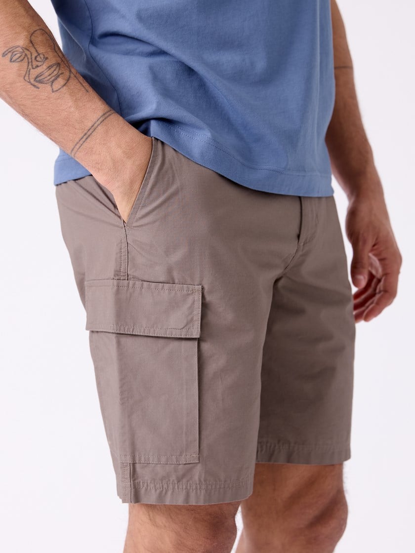 7515015 AFQ 7515015_AFQ-WOSNOTWOS-H26-Modell-Front_chn=decades_9047_Ripstop Cargo shorts AFQ.jpg_Front||Front