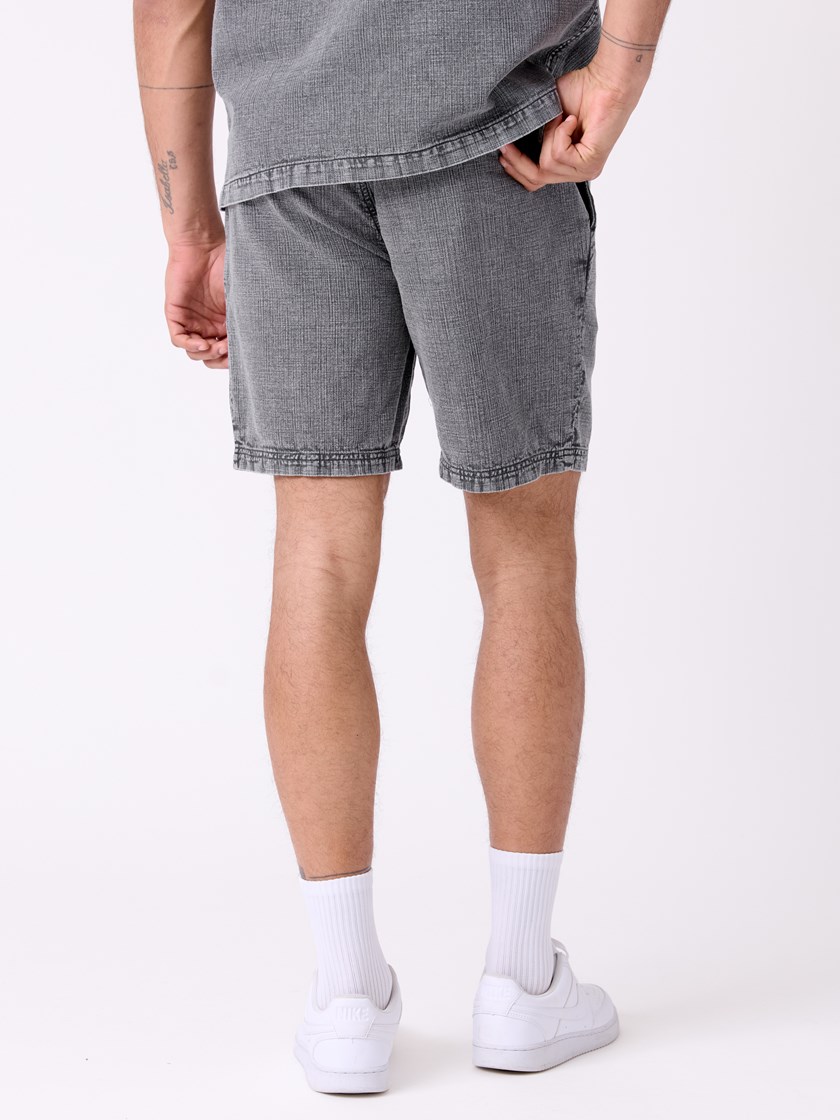 7515100 I7Z 7515100_I7Z-WOSNOTWOS-H26-Modell-Front_chn=decades_465_Grov shorts I7Z.jpg_Front||Front