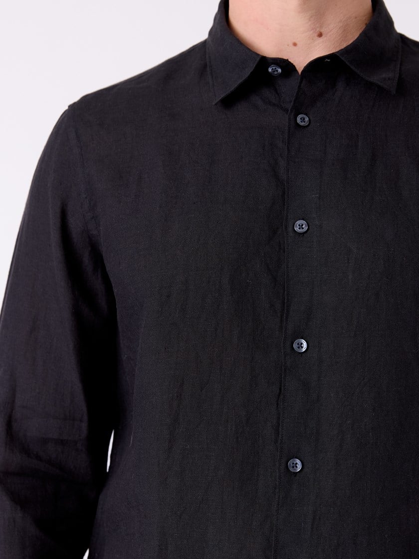 7515137 ID2 7515137_ID2-MRCAPUCHIN-H26-Modell-Front_chn=decades_1949_Akau linskjorte ID2.jpg_Front||Front