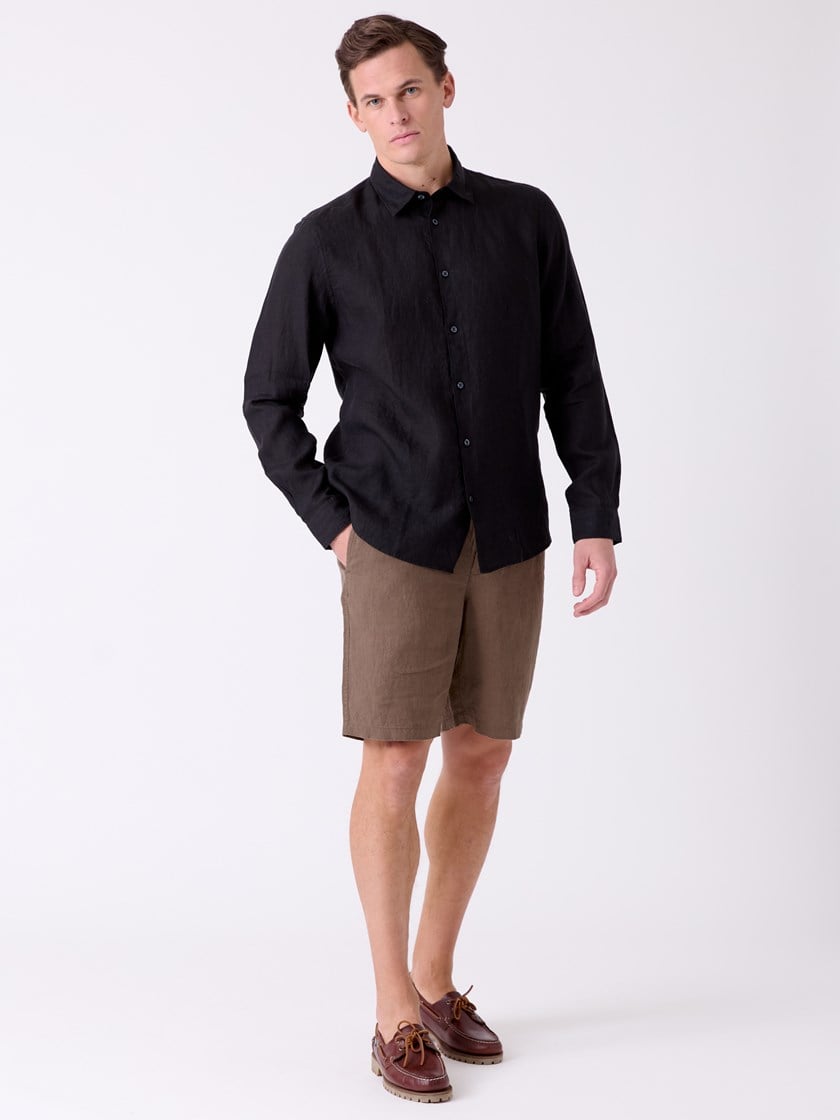 7515137 ID2 7515137_ID2-MRCAPUCHIN-H26-Modell-Front_chn=decades_9534_Akau linskjorte ID2.jpg_Front||Front