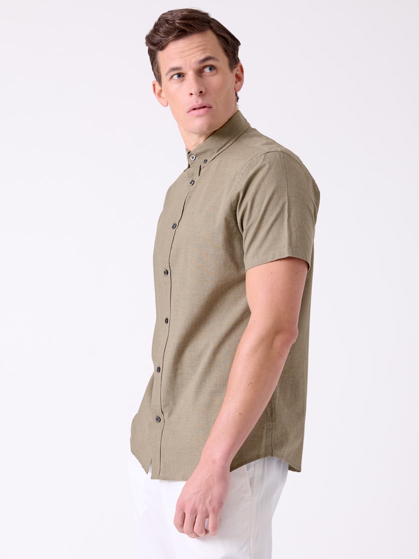 7515161 T29 7515161_T29-MRCAPUCHIN-H26-Modell-Front_chn=decades_5304_Calor kortermet skjorte T29.jpg_Front||Front