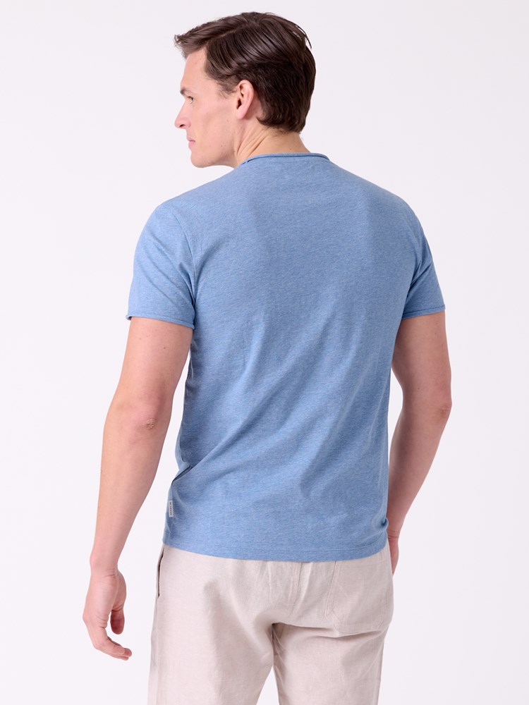 Alfredo melert t-skjorte 7515208_T32-MRCAPUCHIN-H26-Modell-Front_chn=decades_1088_Alfredo melert t-skjorte T32.jpg_Front||Front