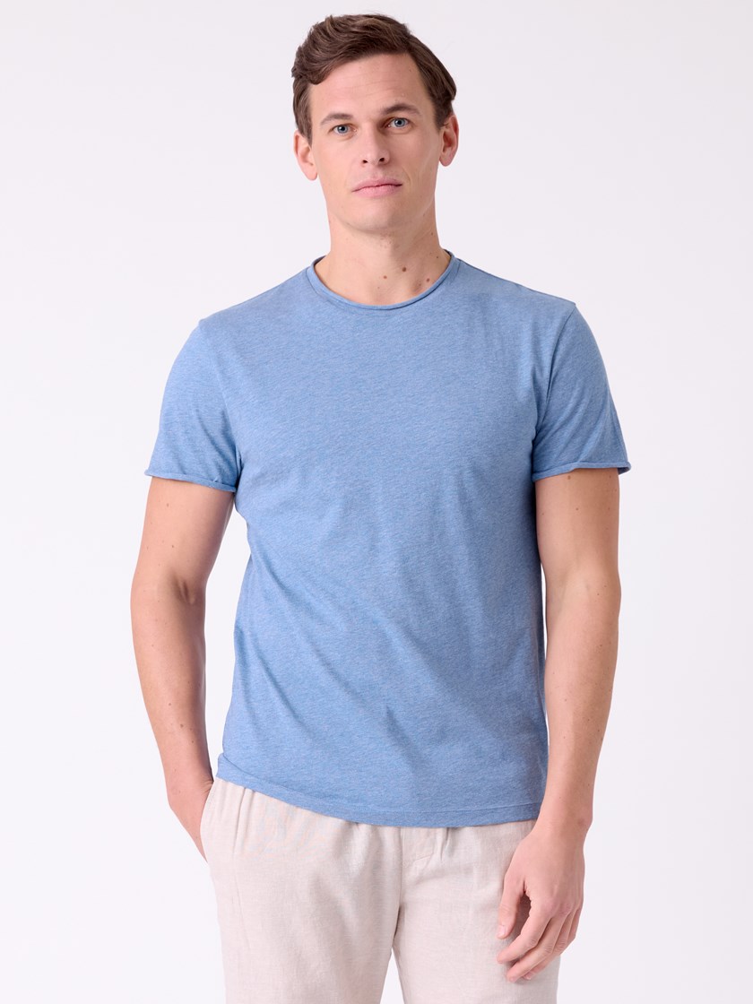 7515208 T32 7515208_T32-MRCAPUCHIN-H26-Modell-Front_chn=decades_3363_Alfredo melert t-skjorte T32.jpg_Front