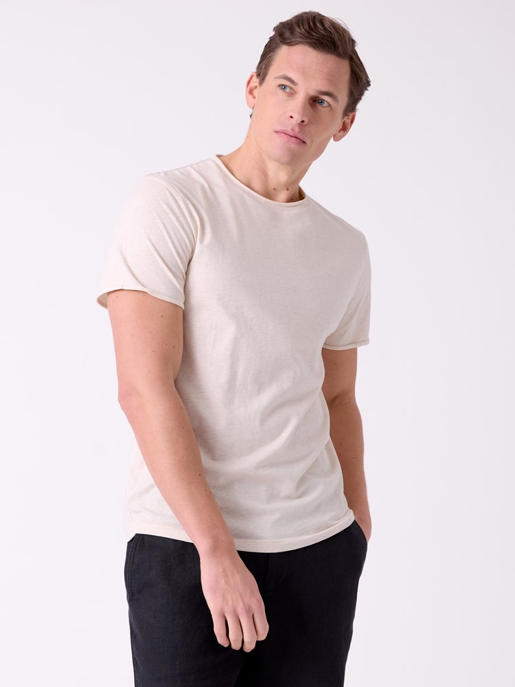 Alfredo melert t-skjorte 7515208_T36-MRCAPUCHIN-H26-Modell-Front_chn=decades_8006_Alfredo melert t-skjorte T36.jpg_Front||Front