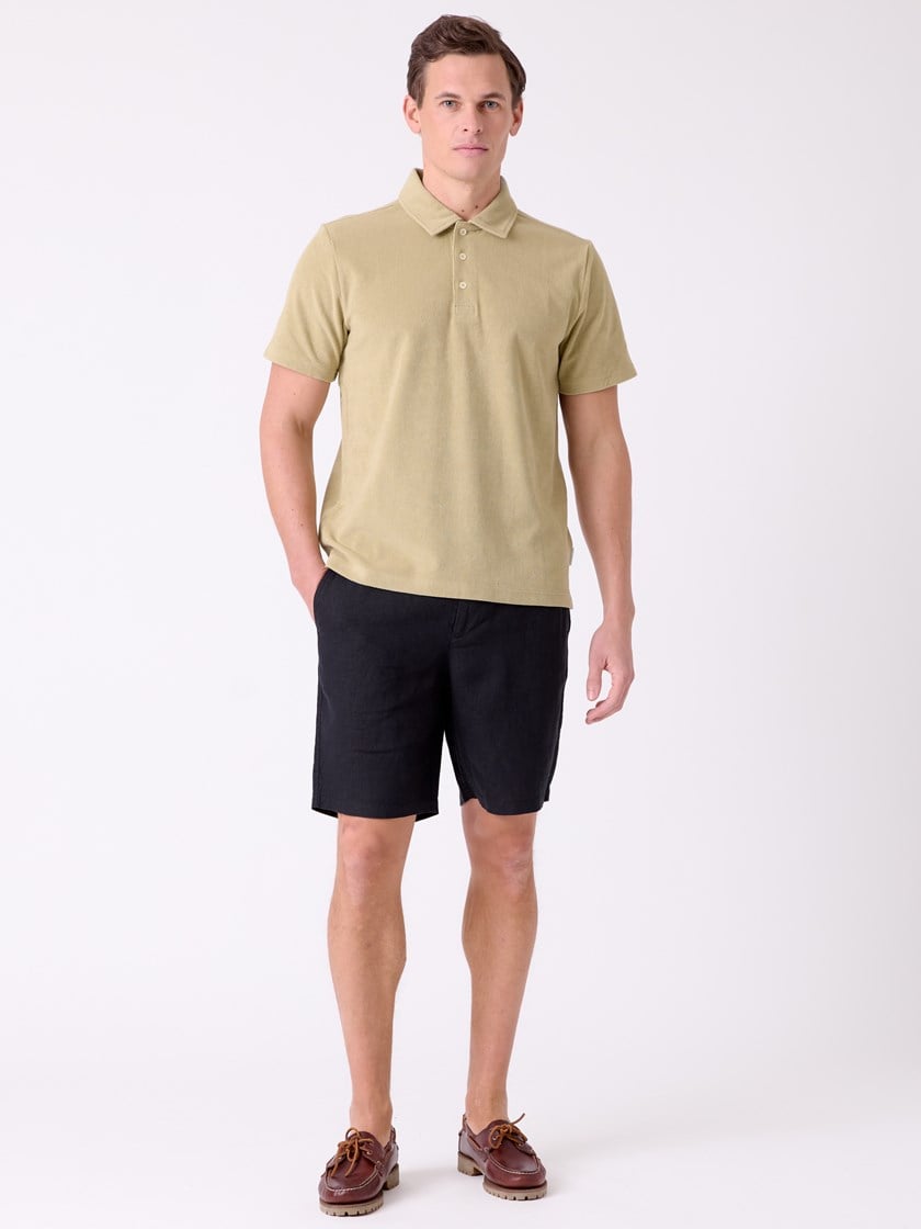 7515235 ID2 7515235_ID2-MRCAPUCHIN-H26-Modell-Front_chn=decades_1094_Alex linshorts ID2.jpg_Front||Front