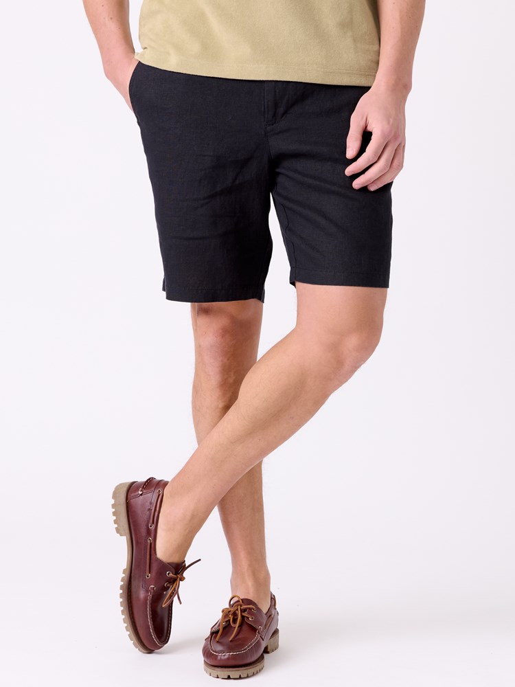 Alex linshorts 7515235_ID2-MRCAPUCHIN-H26-Modell-Front_chn=decades_2175_Alex linshorts ID2.jpg_Front||Front
