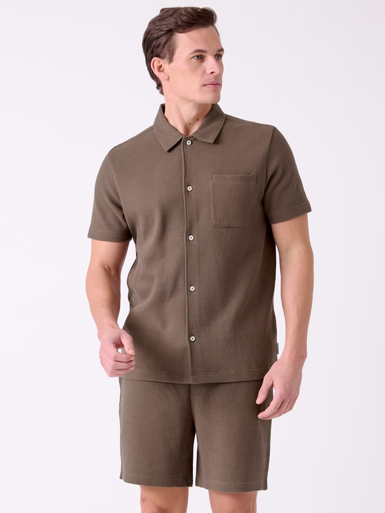 Isak skjorte 7515240_AII-MRCAPUCHIN-H26-Modell-Front_chn=decades_4142_Isak skjorte AII.jpg_Front