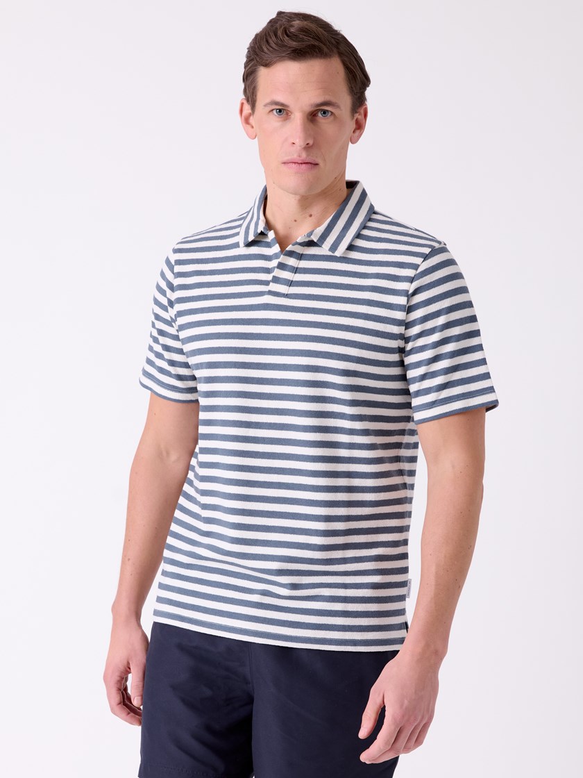 7515281 C27 7515281_C27-MRCAPUCHIN-H26-Modell-Front_chn=decades_1670_Vik badeshorts C27.jpg_Front||Front