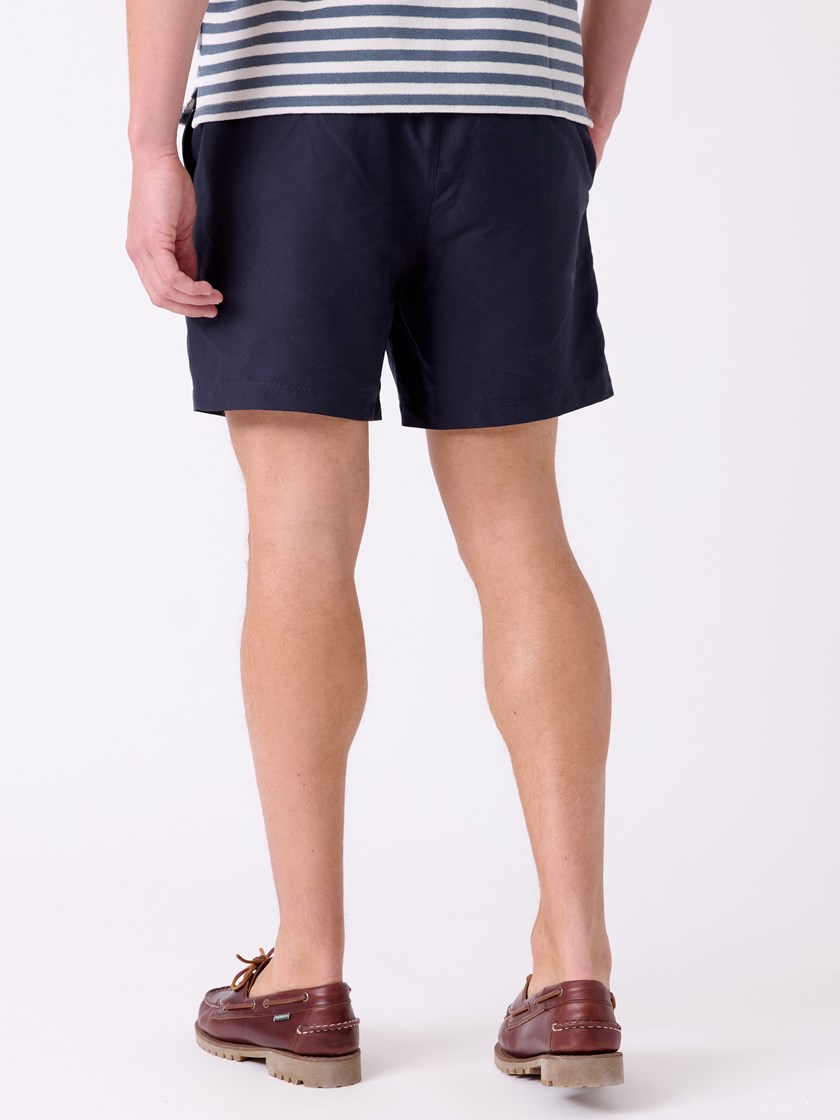 7515281 C27 7515281_C27-MRCAPUCHIN-H26-Modell-Front_chn=decades_6956_Vik badeshorts C27.jpg_Front||Front