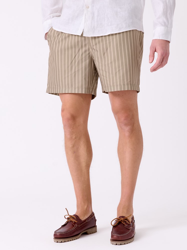 Strand badeshorts 7515282_T09-MRCAPUCHIN-H26-Modell-Front_chn=decades_4771_Strand badeshorts T09.jpg_Front