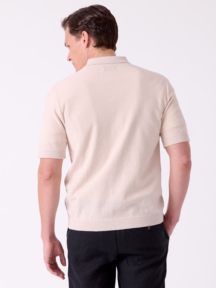 Lars strikket skjorte 7515359_I2E-MRCAPUCHIN-H26-Modell-Front_chn=decades_9084_Lars strikket skjorte I2E.jpg_Front||Front