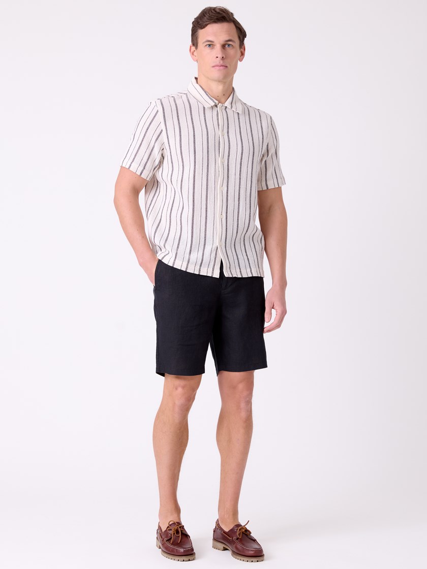 7515444 AII 7515444_AII-MRCAPUCHIN-H26-Modell-Front_chn=decades_3769_Markus skjorte AII.jpg_Front||Front