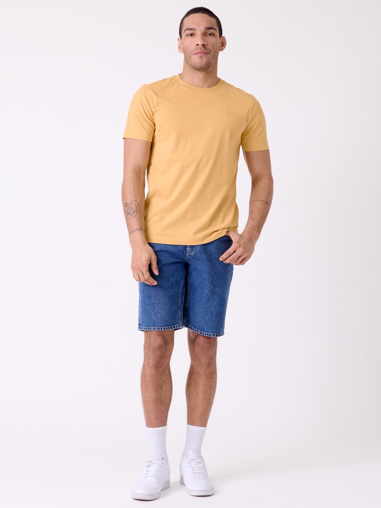 Peak t-shirt 7515546_A9M-HENRYCHOICE-H26-Modell-Front_chn=decades_5391_Peak t-shirt A9M.jpg_Front||Front