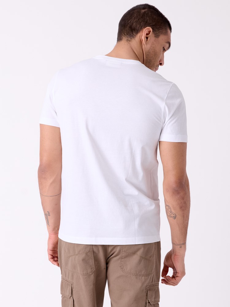 Peak t-shirt 7515546_O68-HENRYCHOICE-H26-Modell-Front_chn=decades_5109_Peak t-shirt O68.jpg_Front||Front
