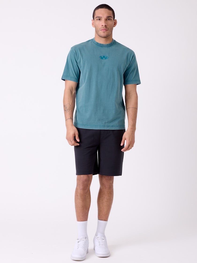 7515564 EN8 7515564_EN8-WOSNOTWOS-H26-Modell-Front_chn=decades_1471_Wayne washed t-skjorte EN8.jpg_Front||Front