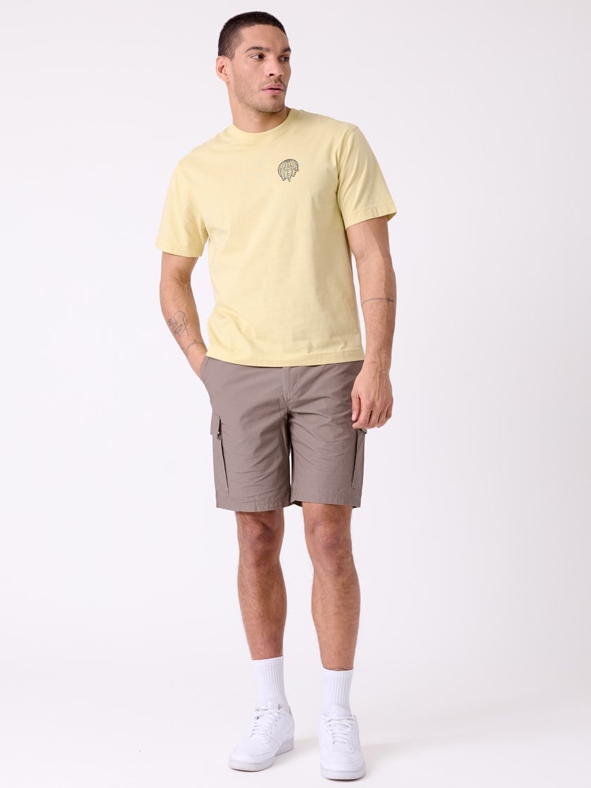 7515566 Q75 7515566_Q75-WOSNOTWOS-H26-Modell-Front_chn=decades_3052_Melt t-skjorte Q75.jpg_Front||Front