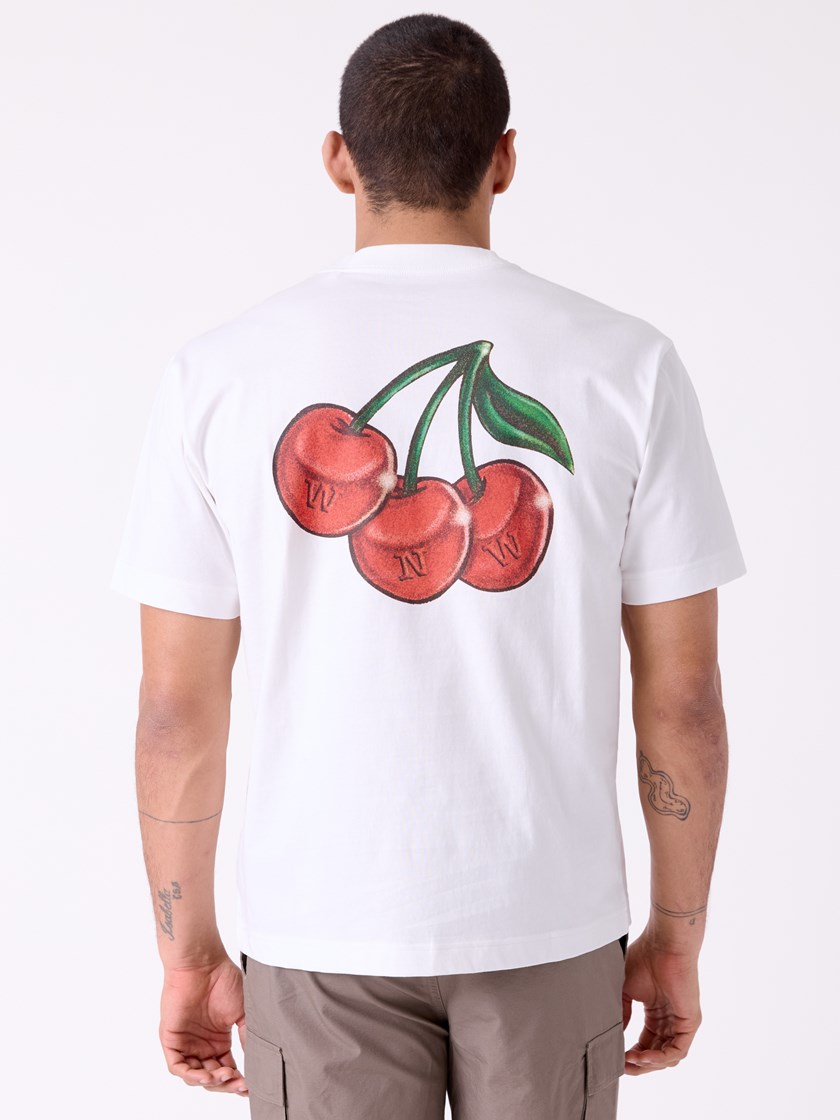 7515568 O78 7515568_O78-WOSNOTWOS-H26-Modell-Front_chn=decades_9813_Cherry t-skjorte O78.jpg_Front||Front