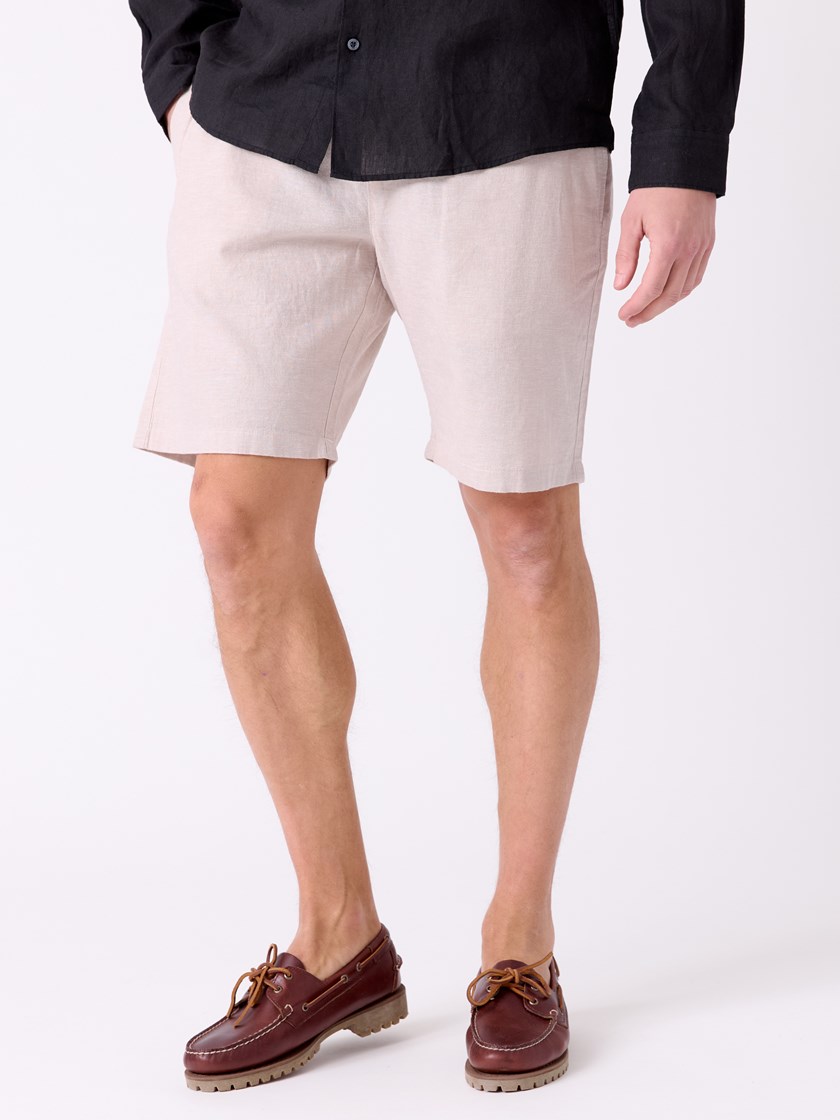 7515611 S76 7515611_S76-MRCAPUCHIN-H26-Modell-Front_chn=decades_6989_William shorts S76.jpg_Front||Front