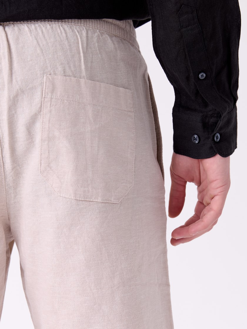 7515611 S76 7515611_S76-MRCAPUCHIN-H26-Modell-Front_chn=decades_9512_William shorts S76.jpg_Front||Front