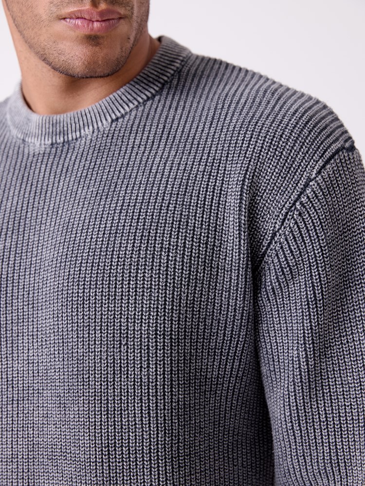 Washed patent sweater 7515625_EHI-HENRYCHOICE-A26-Front_5754_Washed patent sweater EHI.jpg_Front||Front