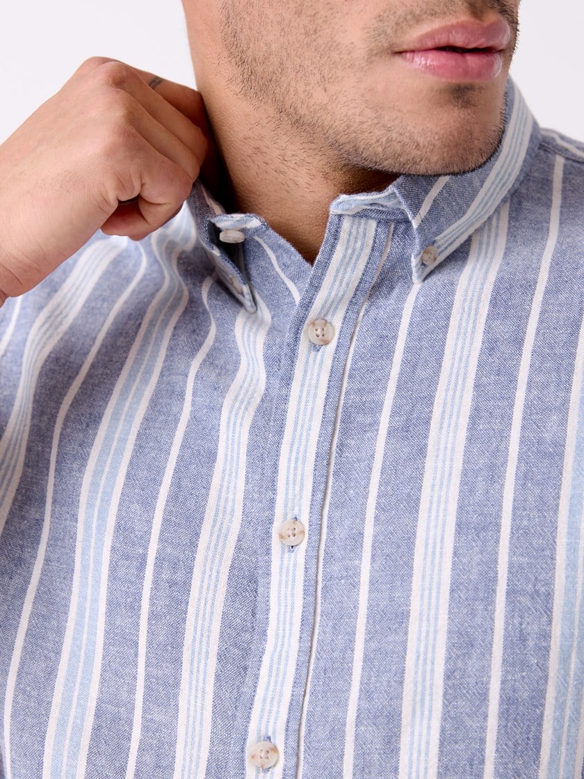 7515745 EPF 7515745_EPF-HENRYCHOICE-H26-Modell-Front_chn=decades_2485_Joe Shirt EPF.jpg_Front||Front