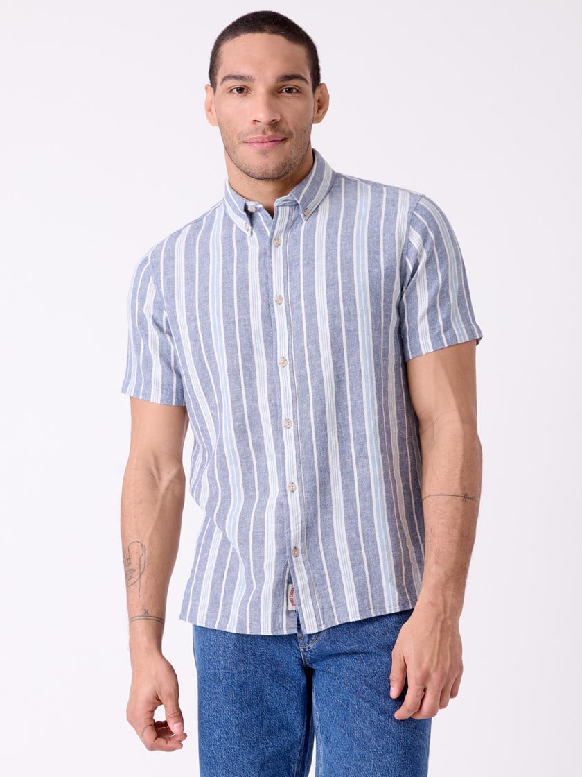 7515745 EPF 7515745_EPF-HENRYCHOICE-H26-Modell-Front_chn=decades_9924_Joe Shirt EPF.jpg_Front||Front