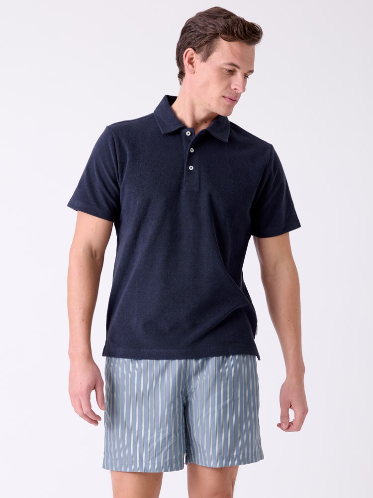 Nalu polo t-skjorte 7515749_C27-MRCAPUCHIN-H26-Modell-Front_chn=decades_6638_Nalu polo t-skjorte C27.jpg_Front||Front