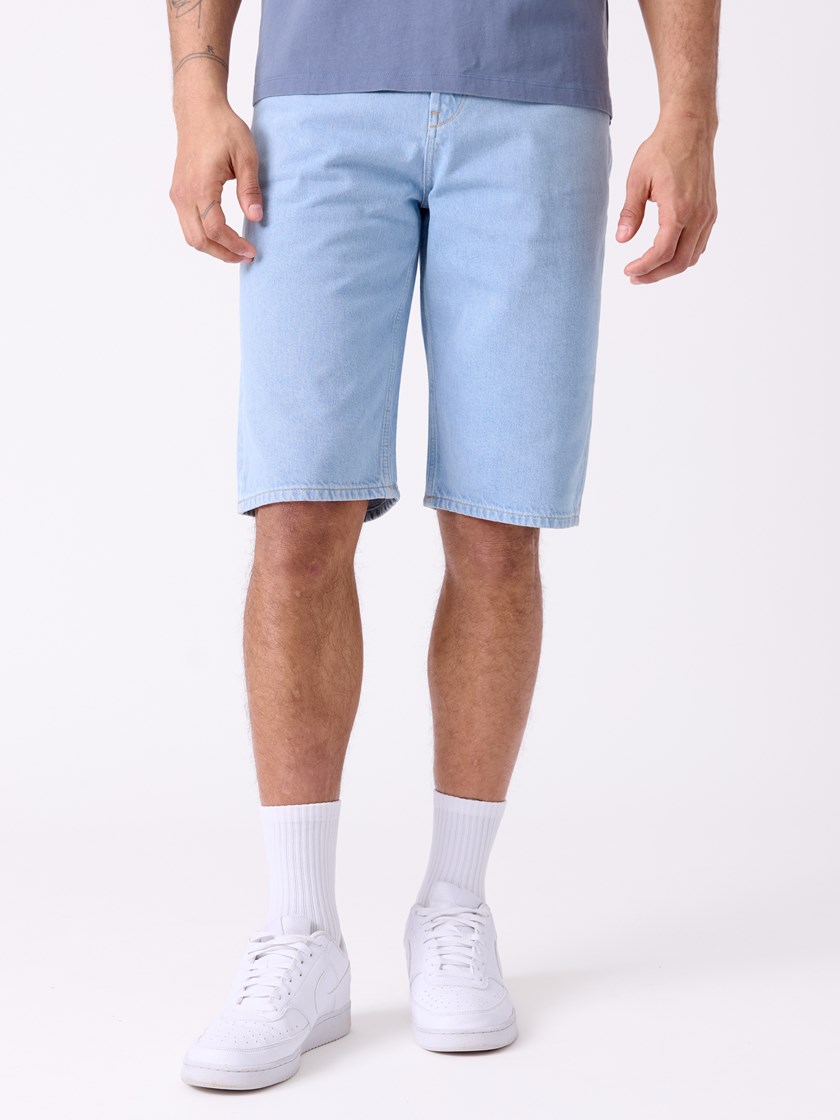 7515760 DAC 7515760_DAC-HENRYCHOICE-H26-Modell-Front_chn=decades_4351_Baggy blue shorts DAC.jpg_Front||Front