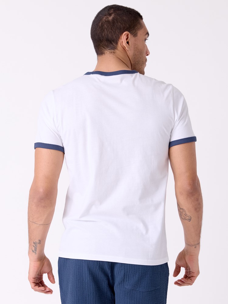Contrast t-shirt 7515766_O68-HENRYCHOICE-H26-Modell-Front_chn=decades_635_Contrast t-shirt O68.jpg_Front||Front
