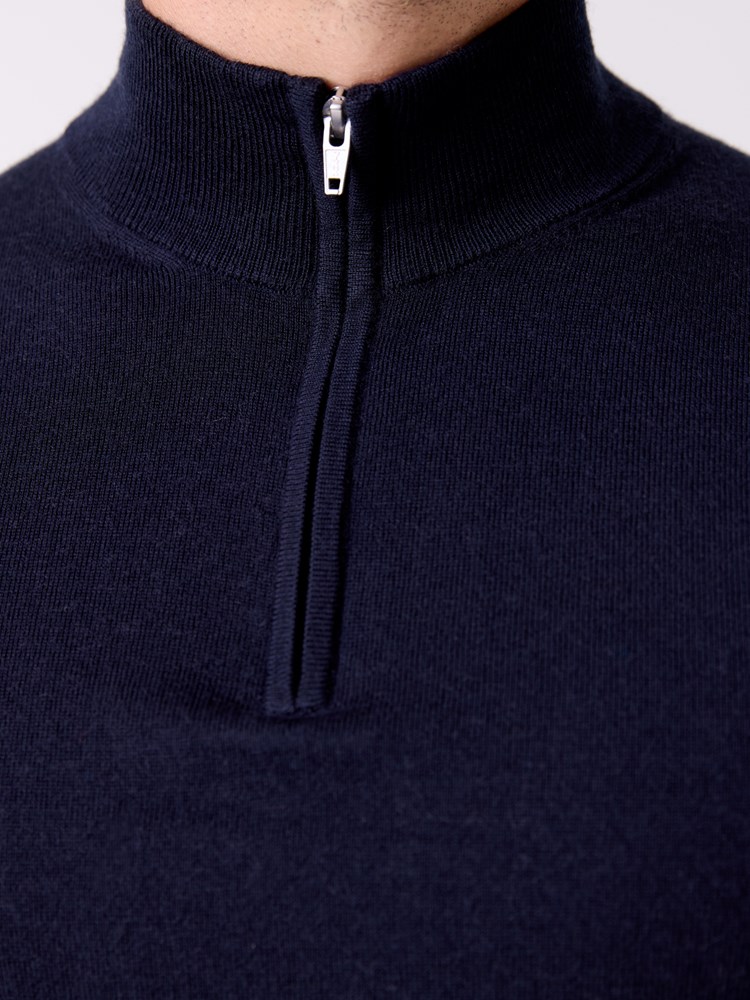 Merino zip neck strikkegenser 7516049_C27-MRCAPUCHIN-A26-Front_4056_Merino zip neck strikkegenser C27.jpg_Front||Front