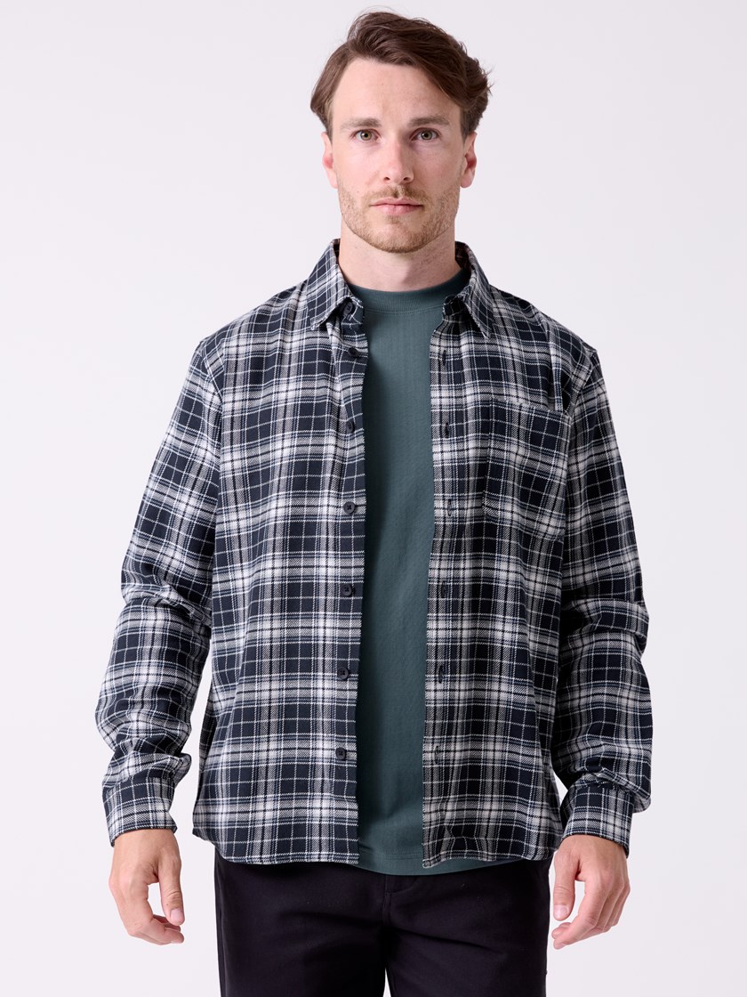 7516220 C18 7516220_C18-WOSNOTWOS-A26-Front_4622_Olai rutete skjorte C18.jpg_Front||Front