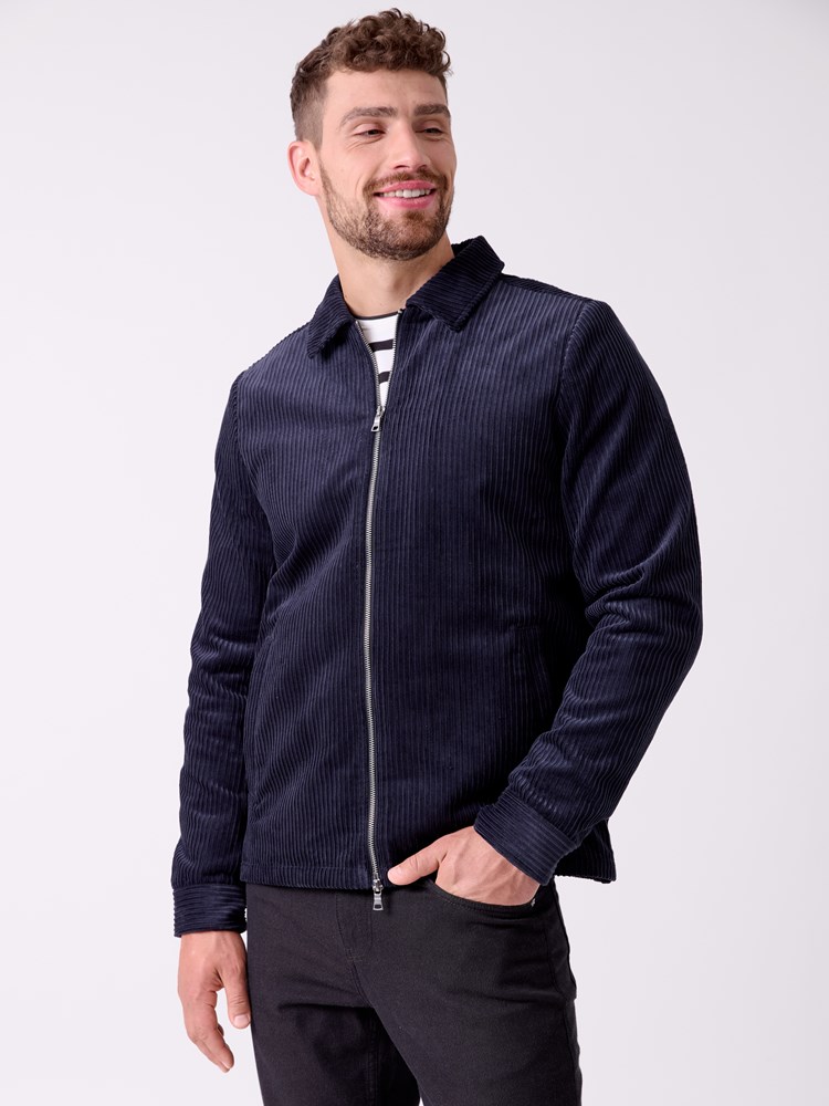 Petter overskjorte 7516252_C27-MRCAPUCHIN-A26-Front_8023_Petter overskjorte C27.jpg_Front||Front