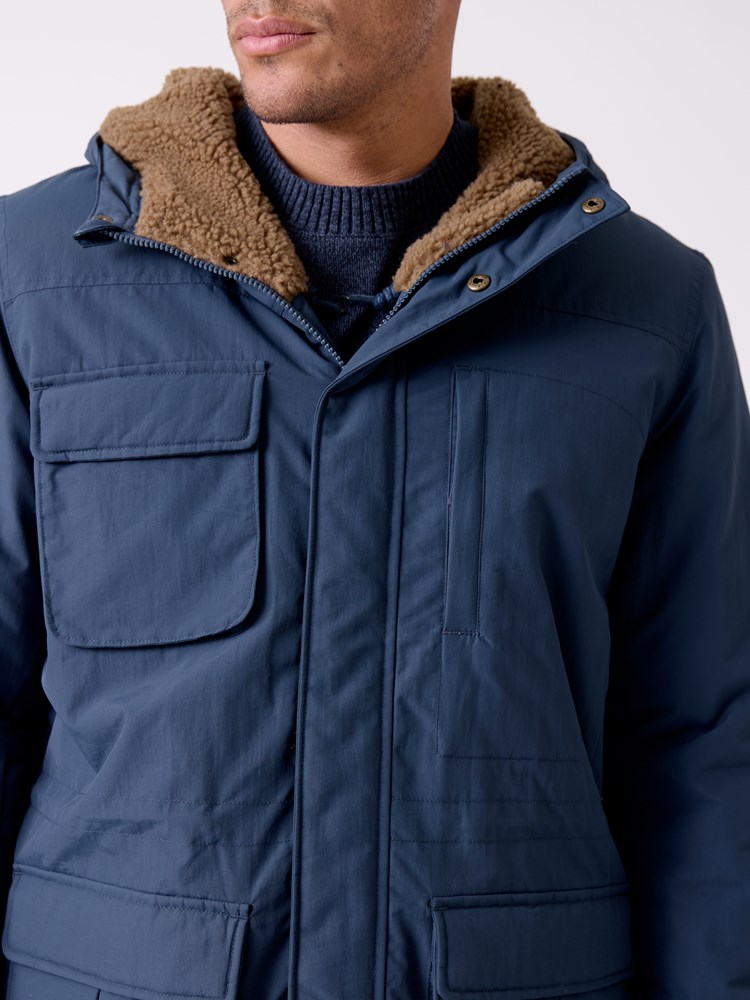 Roots parka 7516396_EHI-HENRYCHOICE-A26-Front_8377_Roots parka EHI.jpg_Front||Front