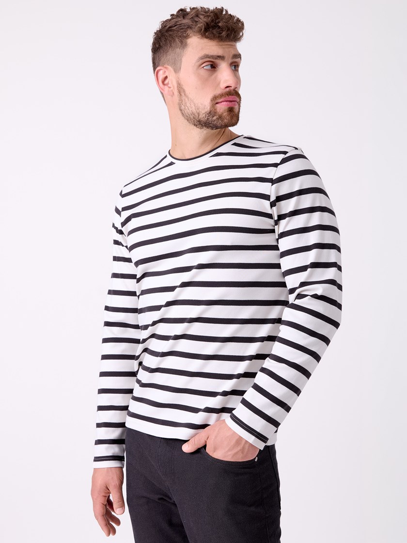 7516451 OAF 7516451_OAF-MRCAPUCHIN-A26-Front_9132_Tomas LS t-skjorte OAF.jpg_Front||Front