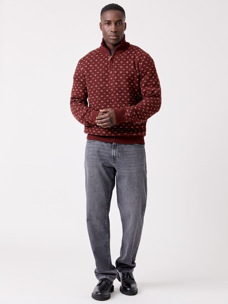 Edwin zipneck sweater 7516643_AJK-HENRYCHOICE-W26-Modell-Front_chn=decades_5134_Edwin zipneck sweater AJK.jpg_Front||Front