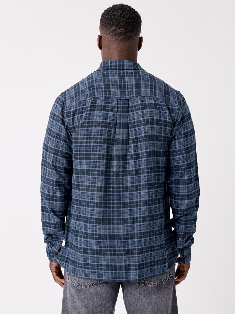Shane shirt 7516651_IEH-HENRYCHOICE-W26-Modell-Front_chn=decades_1081_Shane shirt IEH.jpg_Front||Front