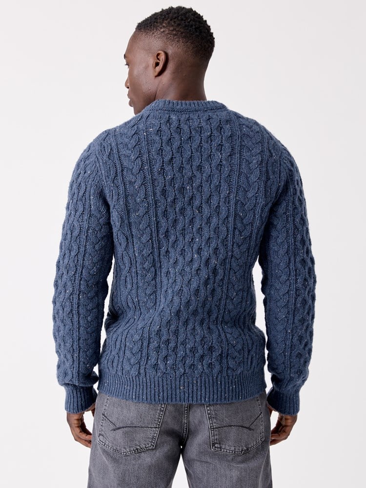 Kian Sweater 7516655_EHI-HENRYCHOICE-W26-Modell-Front_chn=decades_1244_Kian Sweater EHI.jpg_Front||Front