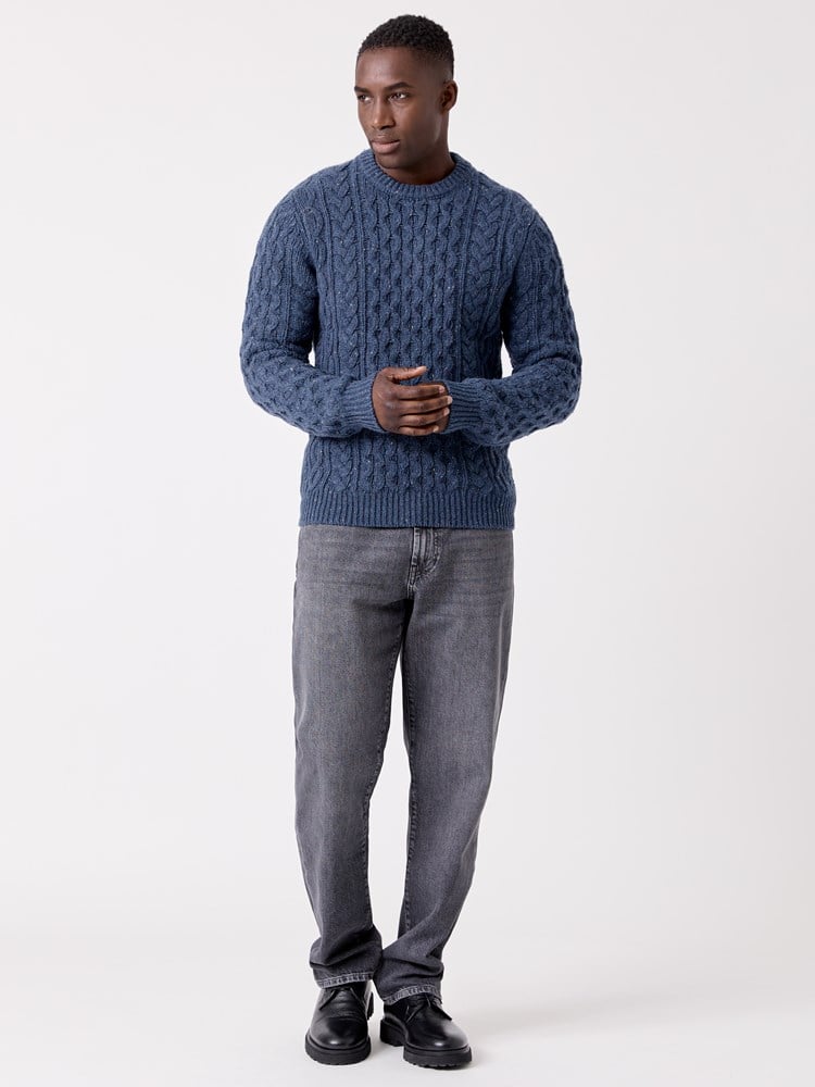Kian Sweater 7516655_EHI-HENRYCHOICE-W26-Modell-Front_chn=decades_1783_Kian Sweater EHI.jpg_Front||Front