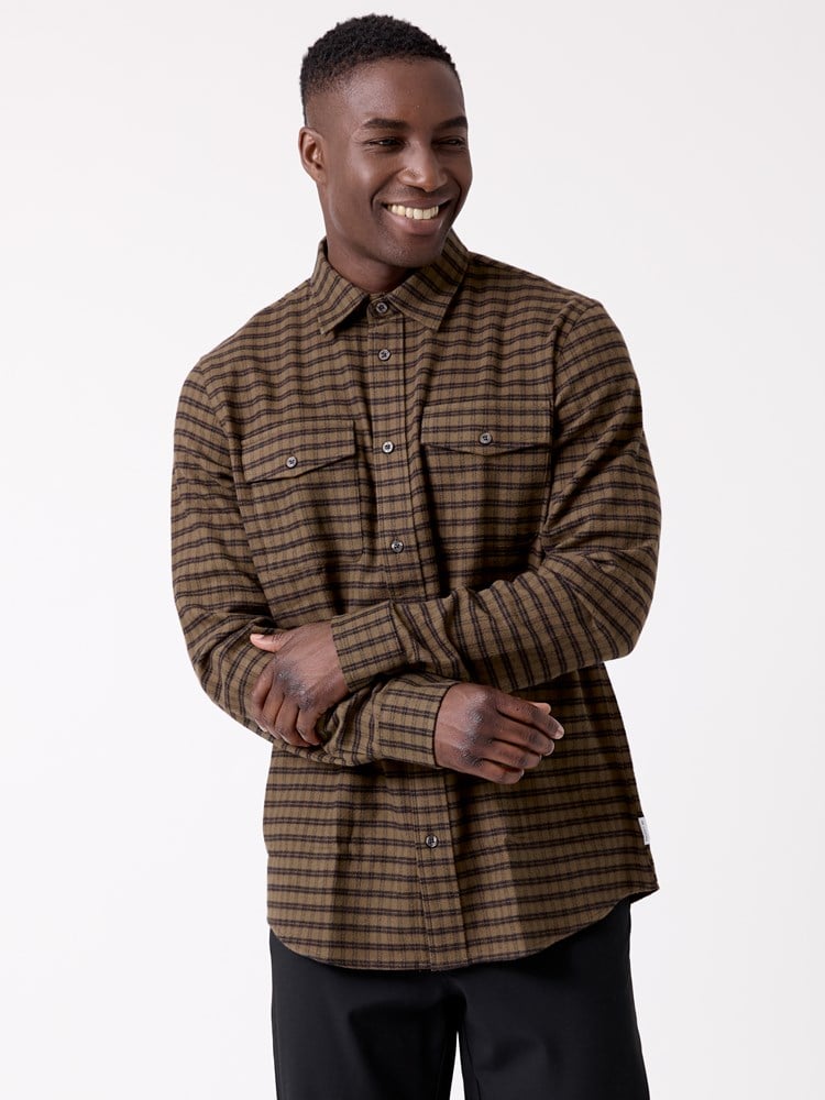 Mathias skjorte 7516931_AII-MRCAPUCHIN-W26-Modell-Front_chn=decades_3339.jpg_Front||Front
