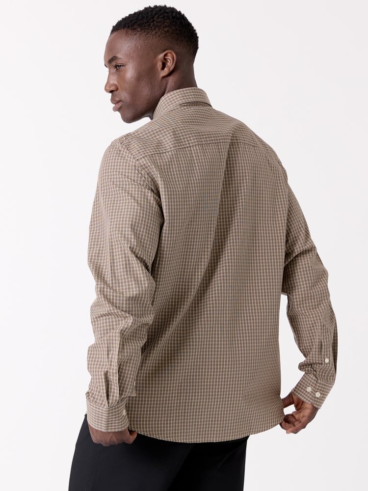 Truls skjorte 7516969_AFU-MRCAPUCHIN-W26-Modell-Front_chn=decades_6353_Truls skjorte AFU.jpg_Front||Front