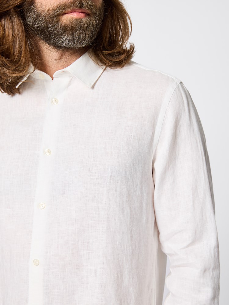 Akau linskjorte Akaou linskjorte hvit 17_O77_Akau linskjorte O77.jpg_Front||Front