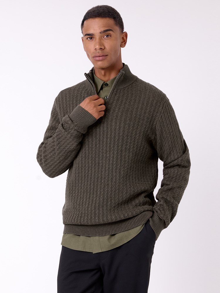 Alvar zip neck strikkegenser Alvar zip neck strikkegenser 7513336 Black Olive 4_Alvar zip neck strikkegenser T10.jpg_