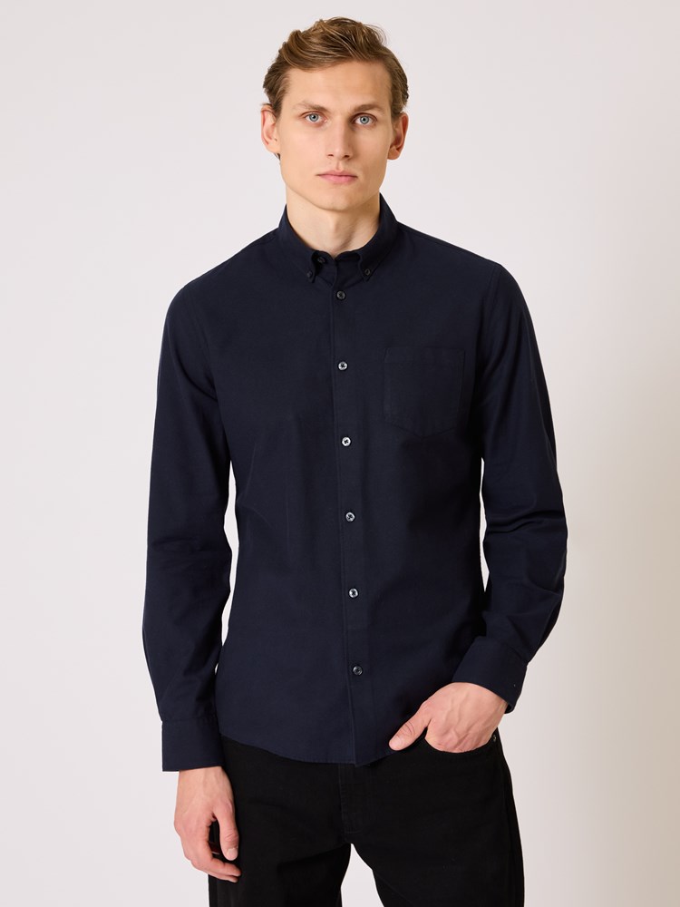 Eino oxfordskjorte Eino oxford skjorte dark navy 2_Eino oxfordskjorte C27.jpg_