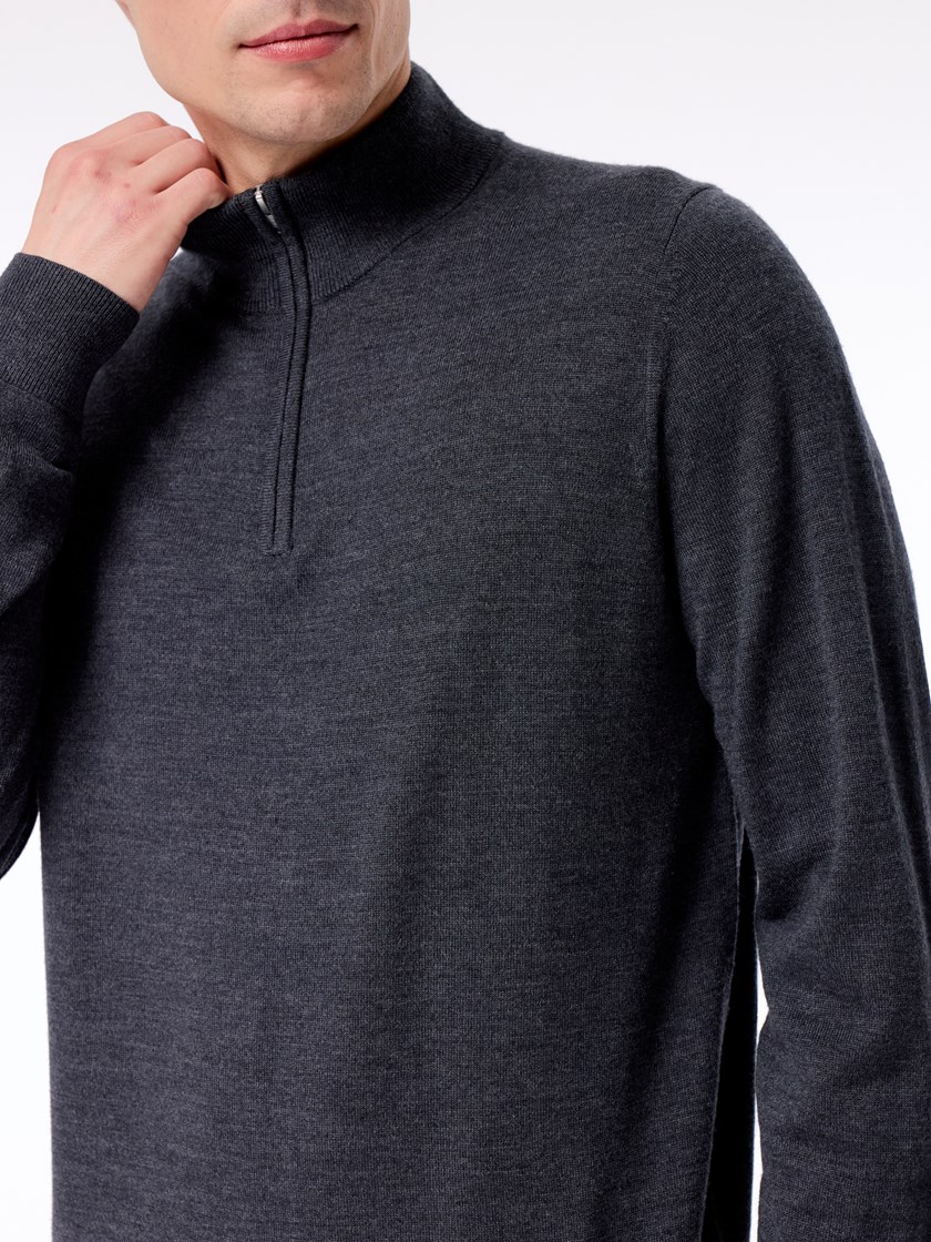 7511974 S05 Merinos zip neck strikkegenser S06 Black Oyste 27_Merino zip neck strikkegenser S05.jpg_