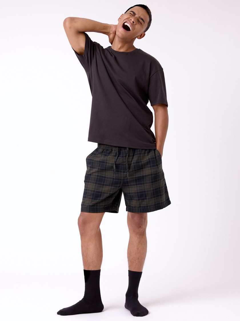 7513429 I7T Patrik pyjama shorts 7513429 Black Olive 2_Patrik pyjama shorts I7T.jpg_