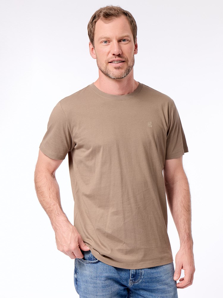 Peak t-shirt Peakk t-shirt AGG Shitake 13_7512601 AGG_Peak t-shirt AGG.jpg_