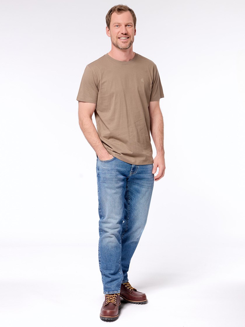 7512601 AGG Peakk t-shirt AGG Shitake 6_7512601 AGG_Peak t-shirt AGG.jpg_